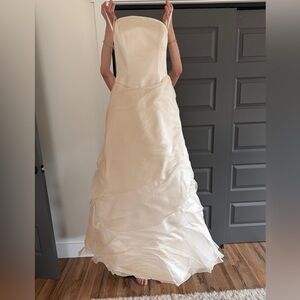 Designer Jin Wang Wedding Dress - Silk Satin & Organza - in EXCELLENT condition